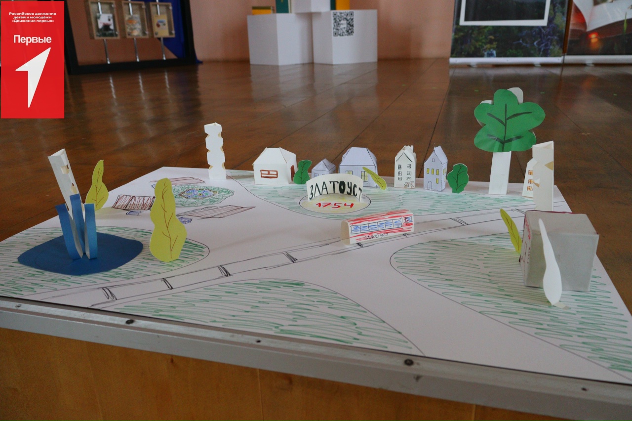 Экс-участники иммерсивной экскурсии по улице К. Маркса попробовали себя в роли архитекторов